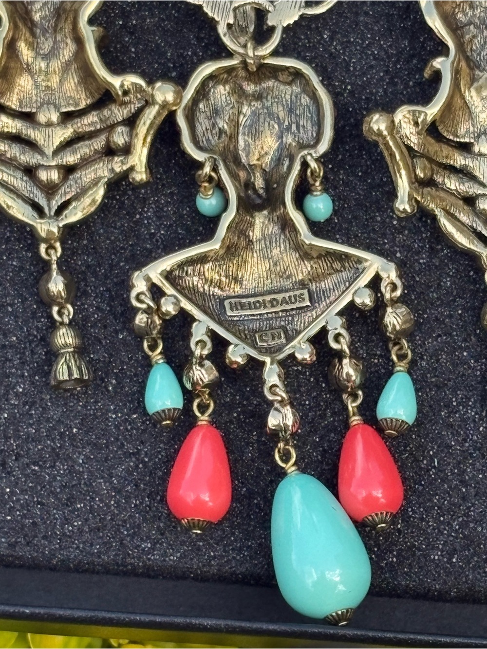 Heidi Daus 'Court of Critters' Pendant - Picture 11 of 12